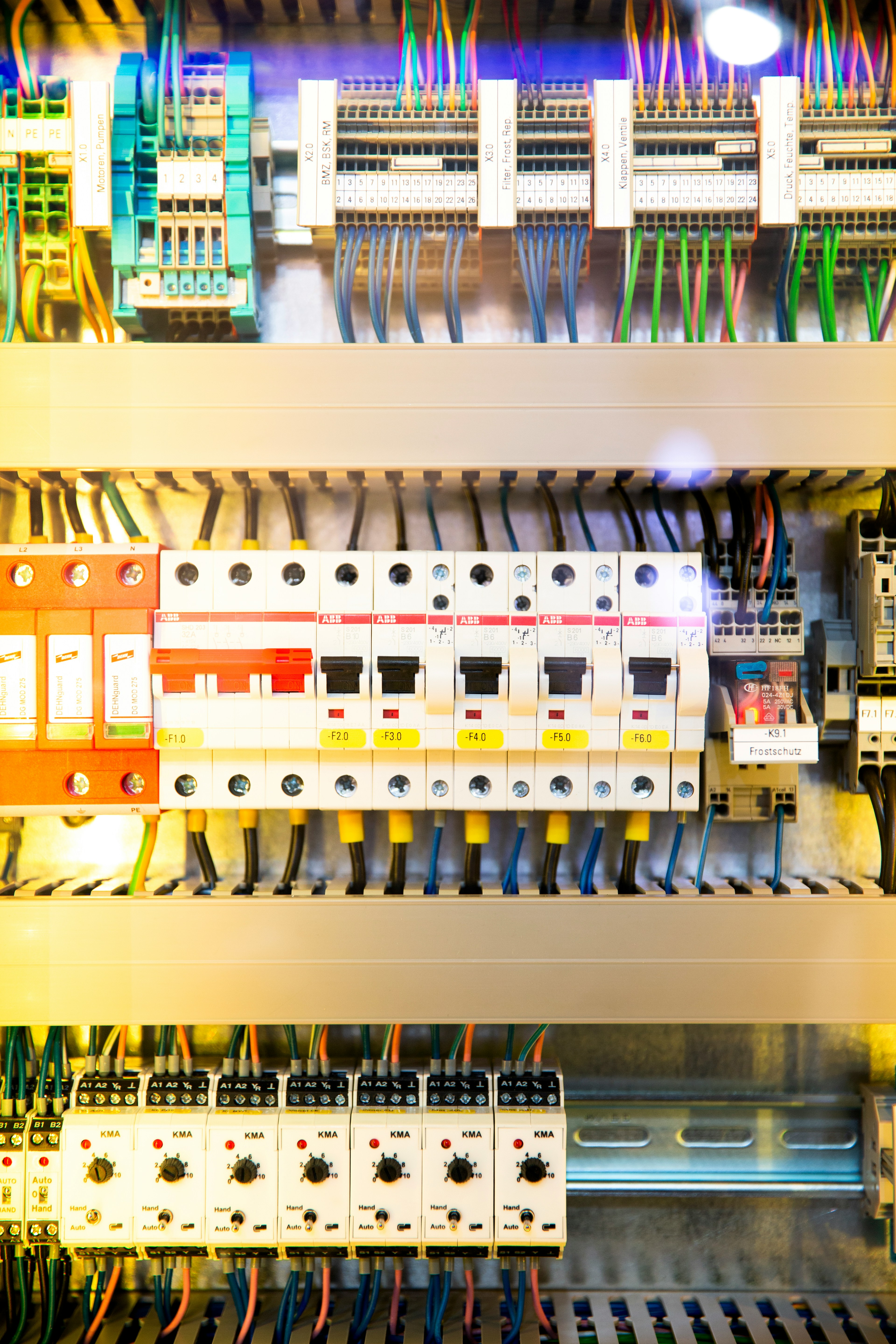 Cuadro eléctrico con magnetotérmicos y diferenciales — diagnóstico diferencial ITC-BT-24